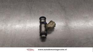 O190614 Gebruikte injector (benzine injectie) Volkswagen Golf