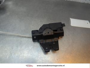 O190708 Gebruikte slotmechaniek achterklep BMW 3-Serie