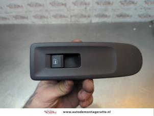 O190751 Gebruikte schakelaar elektrisch raam Volkswagen Golf
