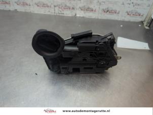 O190760 Gebruikte portierslot mechaniek 4deurs links-voor Volkswagen Golf