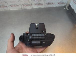 O190790 Gebruikte achterklep slotmechaniek Citroen DS3