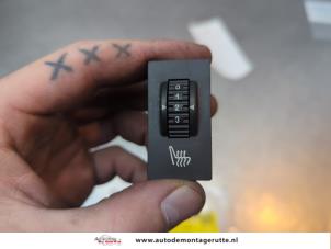 O190805 Gebruikte stoelverwarmings schakelaar Citroen DS3