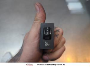 O190806 Gebruikte stoelverwarmings schakelaar Citroen DS3