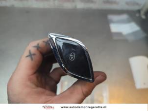 O190807 Gebruikte centrale deurvergrendeling schakelaar Citroen DS3