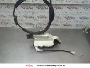 O190821 Gebruikte slotmechaniek portier 2deurs links Citroen DS3