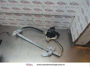 O190841 Gebruikte ruitmechaniek 4deurs links-voor Mitsubishi Carisma