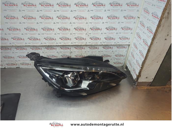 Gebruikte Koplamp rechts Peugeot 308 O190853