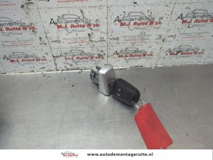 O190856 Gebruikte portierslot cilinder links Chevrolet Aveo