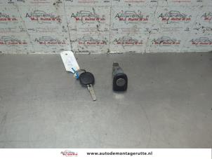 O190872 Gebruikte deurgreep 4deurs links-voor Skoda Fabia