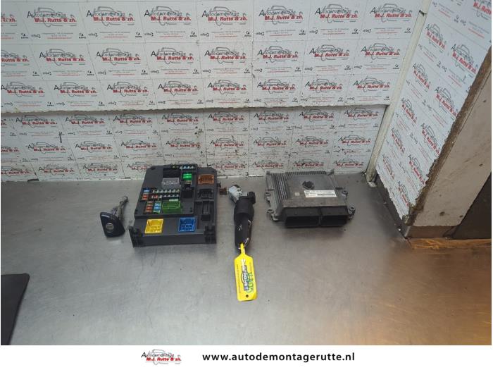 Gebruikte Kontaktslot + computer Peugeot 308 O190874
