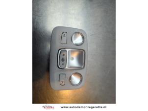 O190908 Gebruikte binnenverlichting achter Peugeot 308