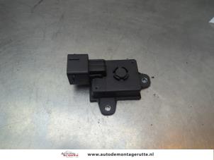 O190925 Gebruikte start/stop relais Peugeot 308