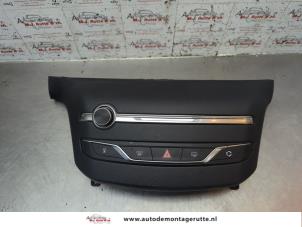 O190940 Gebruikte multi media regelunit Peugeot 308