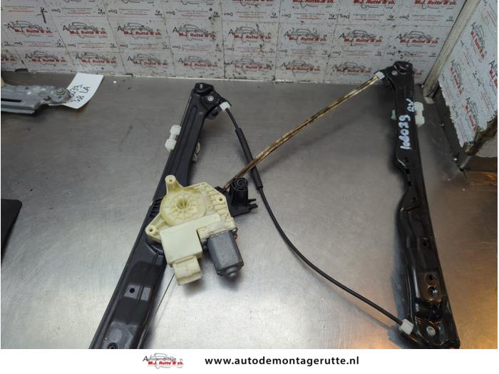 Gebruikte Raammechaniek 4Deurs rechts-voor Peugeot 308 O190952