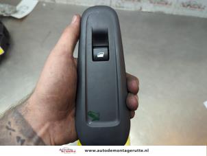 O190958 Gebruikte raam schakelaar elektrisch Peugeot 308