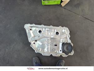O191030 Gebruikte ruitmechaniek 4deurs links-achter Audi A8