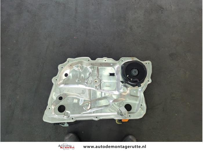 Gebruikte Raammechaniek 4Deurs rechts-voor Audi A8 O191031