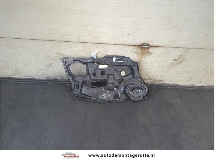 Gebruikte Ruitmechaniek 4Deurs links-voor Mazda 6. O191034
