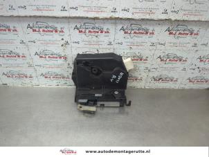 O191045 Gebruikte slotmechaniek portier 2deurs rechts Mini ONE