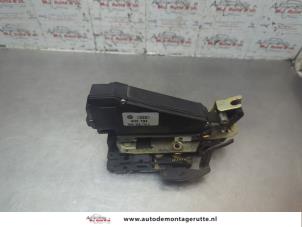 O191058 Gebruikte portierslot mechaniek 4deurs links-achter Volkswagen Sharan