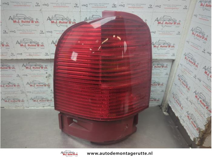 Gebruikte Achterlicht links Volkswagen Sharan O191061
