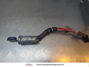 O191111 Gebruikte sleutel+contactslot Peugeot 306
