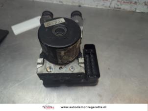 O191124 Gebruikte abs pomp Renault Clio