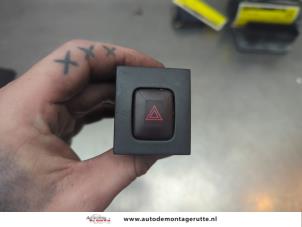 O191127 Gebruikte paniekverlichtings schakelaar Volvo V70