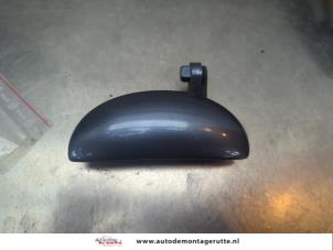 O191131 Gebruikte portiergreep 4deurs links-voor Toyota Aygo