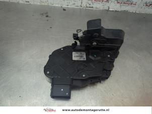 O191129 Gebruikte slotmechaniek portier 4deurs rechts-achter Volvo V70
