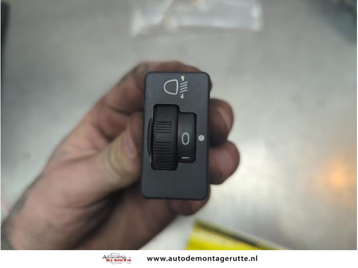 Gebruikte Hoogteregelaar schakelaar Toyota Aygo O191135