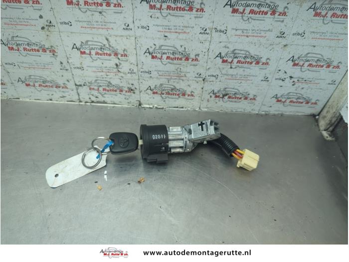 Gebruikte Sleutel+Contactslot Toyota Aygo O191143