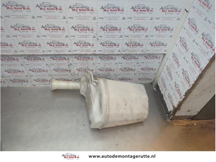 Gebruikte Ruitensproeiertank voor Toyota Aygo O191156