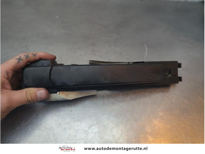 Gebruikte Portiergreep 4Deurs links-achter Nissan X-Trail O191181