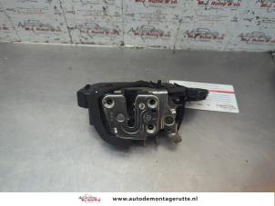 O191183 Gebruikte portierslot mechaniek 4deurs links-achter Nissan X-Trail