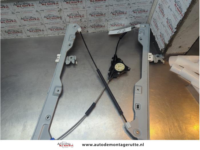 Gebruikte Ruitmechaniek 4Deurs rechts-voor Nissan X-Trail O191198