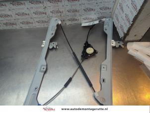 O191198 Gebruikte ruitmechaniek 4deurs rechts-voor Nissan X-Trail