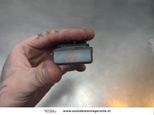 O191208 Gebruikte paniekverlichtings schakelaar Volvo V40