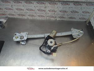 O191246 Gebruikte ruitmechaniek 4deurs links-voor Mazda 626
