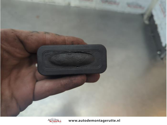 Gebruikte Schakelaar achterklep Renault Grand Scenic O191262