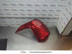 O191339 Gebruikte achterlicht links Peugeot 5008
