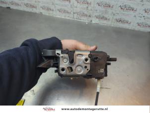 O191351 Gebruikte deurslot mechaniek 4deurs links-voor Peugeot 5008