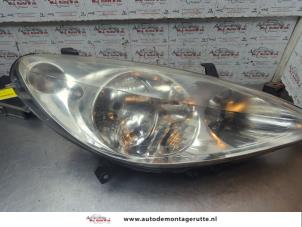 O191354 Gebruikte rechter koplamp Peugeot 307