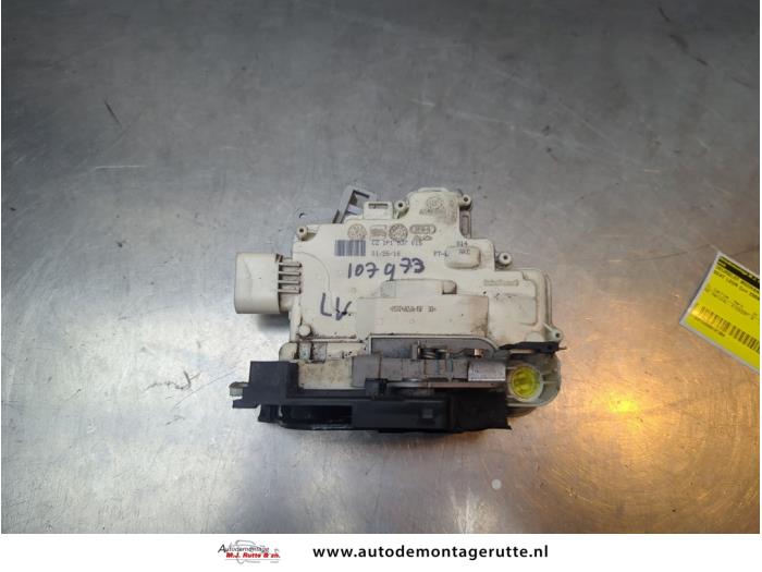 Gebruikte Portierslot Mechaniek 4Deurs links-voor Seat Leon O191356