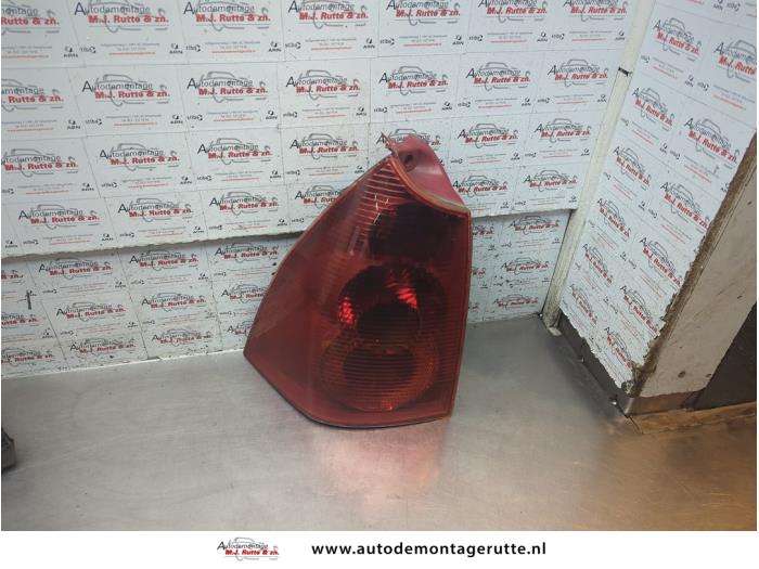 Gebruikte Achterlicht links Peugeot 307 O191386
