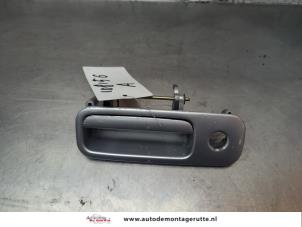 O191417 Gebruikte handgreep achterklep Volkswagen Polo