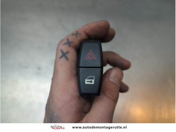 Gebruikte Alarmlicht Schakelaar BMW 5-Serie O191458