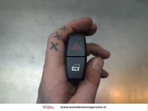 O191458 Gebruikte paniekverlichtings schakelaar BMW 5-Serie