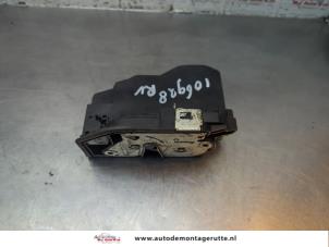 O191454 Gebruikte portierslot mechaniek 4deurs rechts-voor BMW 5-Serie