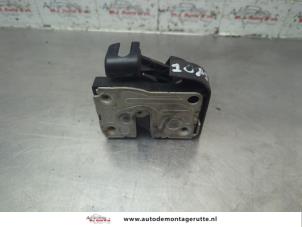 O191474 Gebruikte slotmechaniek portier 4deurs links-voor Renault Clio